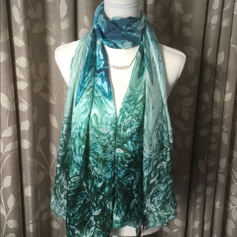 NWT; Scarf - Picture 7 of 8